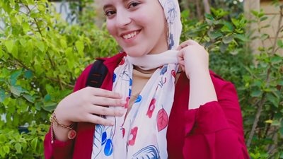 السادس مكرر أدبي بالثانوية العامة بالقليوبية: باعشق اللغات.. ووالدي أبلغني بالنتيجة وكان يبكي من الفرحة 