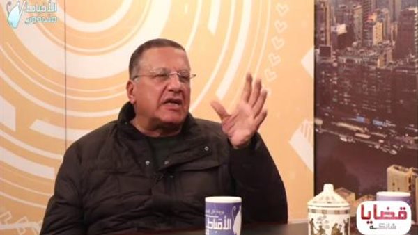 أستاذ العلوم السياسية