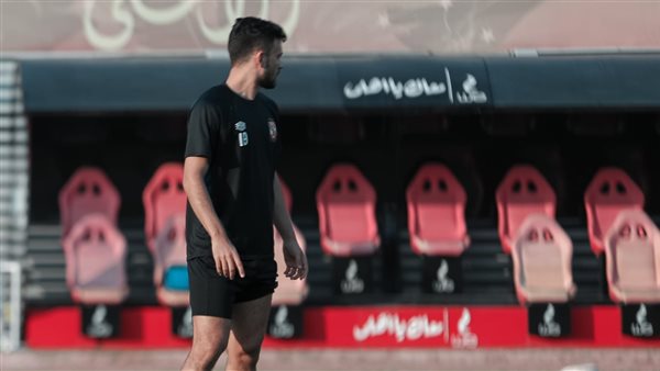 صلاح محسن لاعب الأهلي