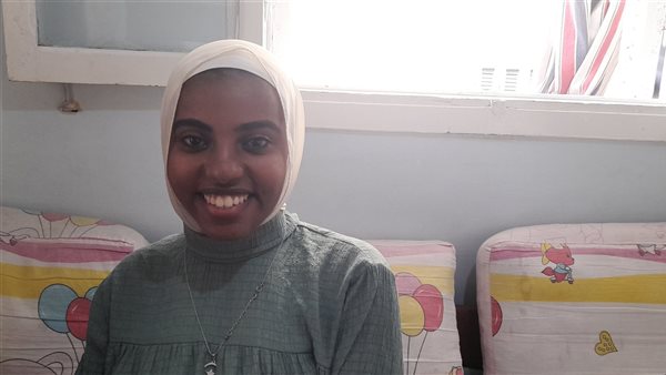 الطالبة عائشة الثالث