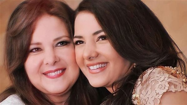 دنيا سمير غانم ودلال