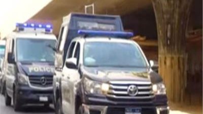 القبض على مالك مخزن لتجارة السلع الغذائية والأعلاف بحوزته 3.25 طن دقيق أبيض