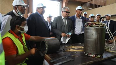 رئيس القابضة للمياه يتفقد أعمال تطوير ورفع كفاءة منشآت ومعدات شركة الصرف الصحى بالقاهرة