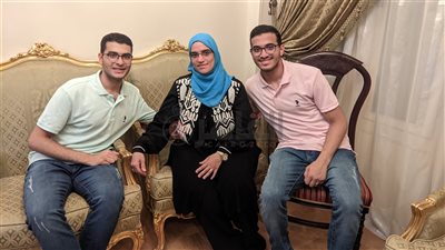 والدة الرابع على الثانوية العامة: أنا خريجة هندسة.. ولا أتمنى لنجلي دخولها بسبب المعاهد الخاصة