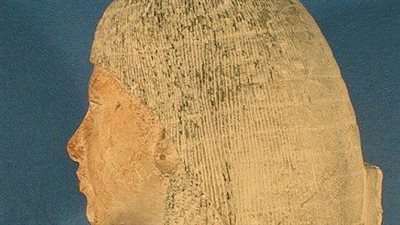 متحف آثار بروكسل يعلن عرض رأس رجل مجول تعود إلى نهاية الأسرة 18 | صور 