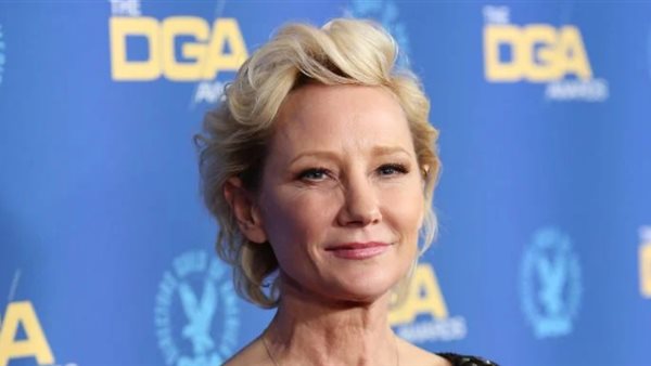 النجمة آن هاش