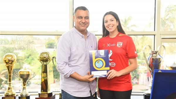 الأهلي يتعاقد مع