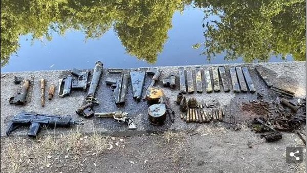 أسرة تعثر على ترسانة