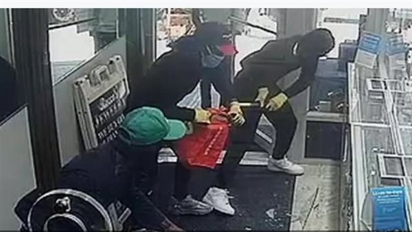  سرقة محل مجوهرات