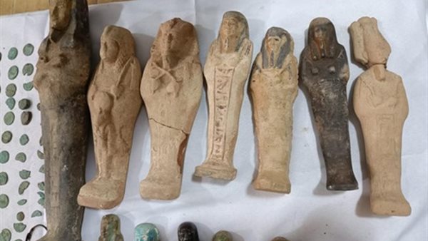 تماثيل - أرشيفية