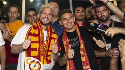 رسميًا.. جالطة سراي يضم الثنائي لوكاس توريرا ومارتينز 