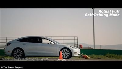 بعد حصولها على ترخيص.. سيارة ذاتية القيادة تدهس دمية ضمن الاختبار