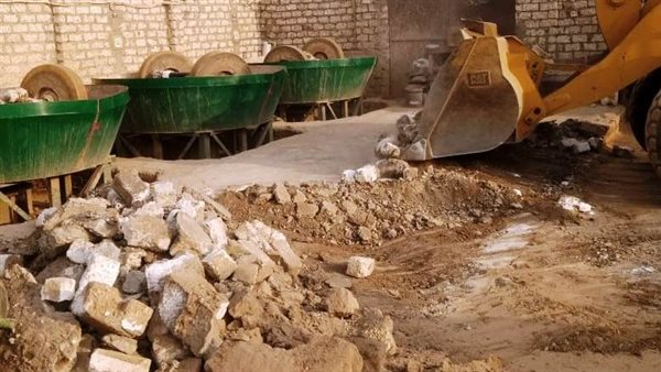 جانب من أعمال الإزالة