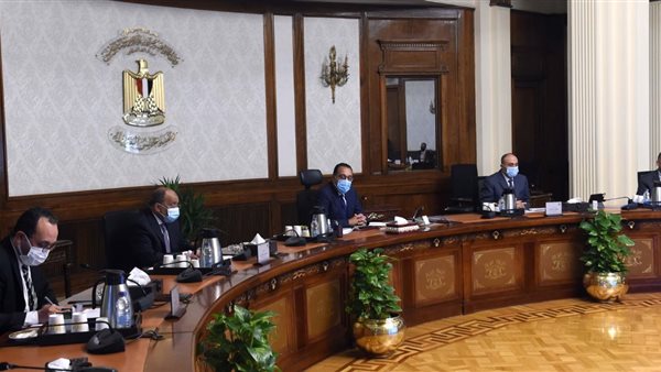 رئيس الوزراء في اجتماع