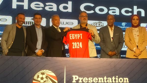 ميكالي ومسئولو اتحاد