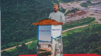 آبي أحمد يزعم: سد النهضة لتوليد الطاقة وليس الإضرار بدول المصب