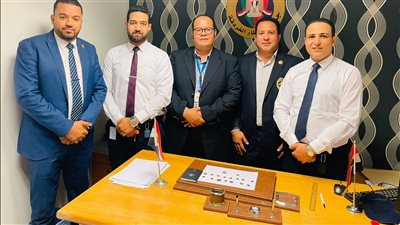 إحباط محاولة تهريب عملات معدنية أثرية بحوزة راكب أسترالي بمطار الغردقة 