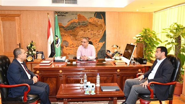 اجتماع محافظ الفيوم