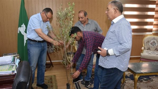 انطلاق مبادرة 100