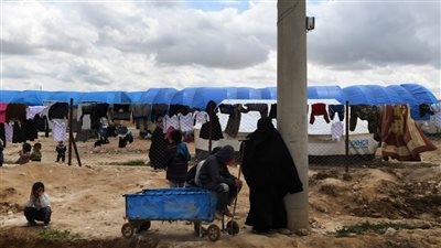 العراق تعيد 150 عائلة من مخيم الهول في سوريا