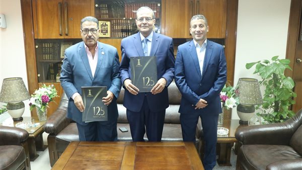 خلال توقيع البرتوكول