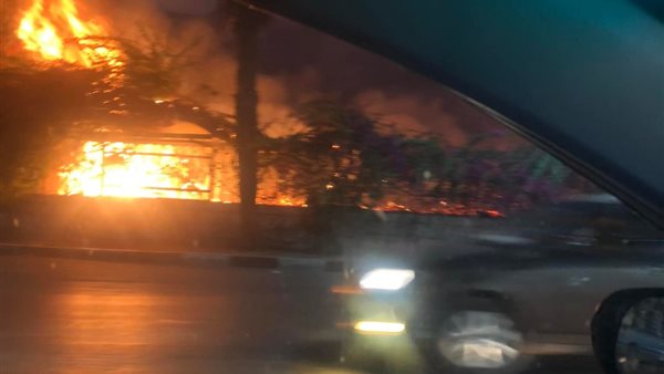 حريق هائل بمحيط قلعة