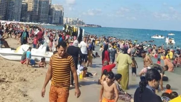 إقبال كبير على شواطئ