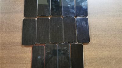 جمارك أرقين تضبط محاولة تهريب عدد من الهواتف المحمولة بحوزة راكب سوداني