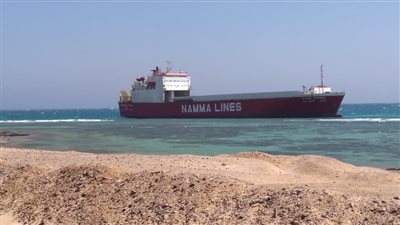 رئيس مدينة رأس غارب: الدفع بمركب تابع للهيئة العامة للبترول لسحب السفينة الشاحطة