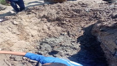 عودة مياه الشرب إلى 5 مناطق بالفيوم بعد إصلاح خط طريق أبو عش