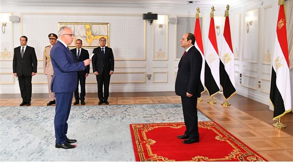 وزير الري يؤدي اليمين