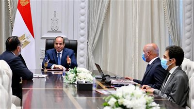 السيسي يوجه بالاستغلال الأمثل لكل المساحات بميناء الإسكندرية.. ودراسة الاستعانة بالخبرات العالمية في الإدارة والتشغيل 