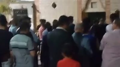 انهيار أسرة بطل مصر وإفريقيا للدراجات خلال تشييع جثمانه عقب مصرعه بحادث تصادم بالمنصورة | بث مباشر