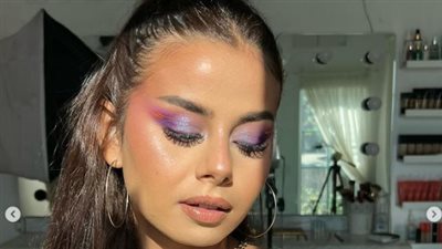 منة عرفة تظهر بلوك جديد.. وتعلق: بيقولوا لي شبه سيلينا جوميز