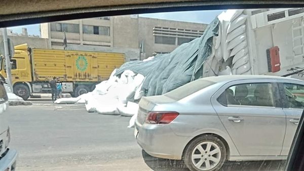 انقلاب حمولة تريلا