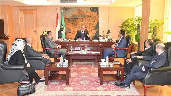 اجتماع محافظ الفيوم