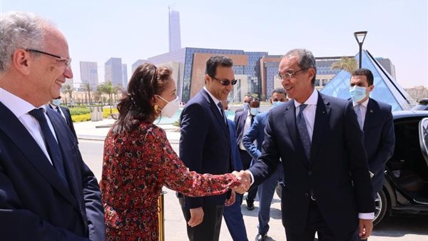 بجانب من توقيع البروتوكول