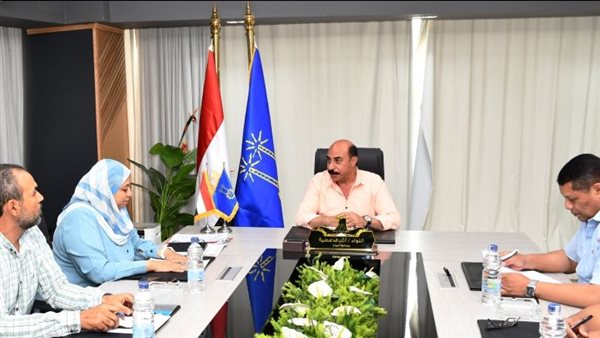 محافظ أسوان