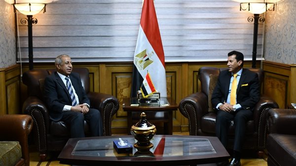 وزير الرياضة يستقبل