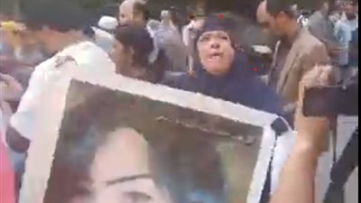 والدة شيماء جمال تطالب بإعدام قاتلي ابنتها على الهواء