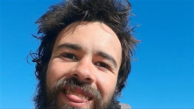 رفض الكشف عن سبب اختفائه.. عودة سائح فرنسي اختفى في مصر منذ عام