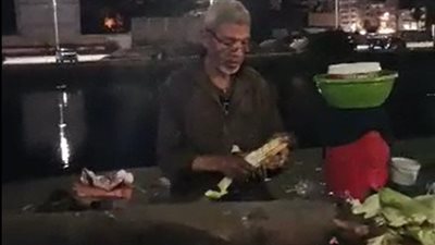 أشهر بائع ذرة مشوي بترعة المحمودية: شغلتي من 45 سنة ونفسي في معاش | بث مباشر 