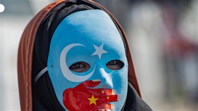 استعباد المسلمين وتعقيم النساء لمنع حملهن قسرًا.. الأمم المتحدة توجه اتهامات جديدة لـ الصين