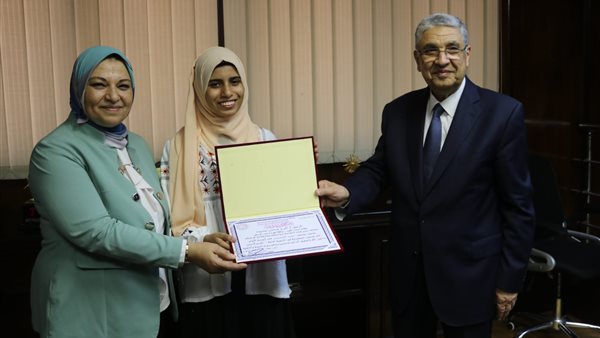 وزير الكهرباء