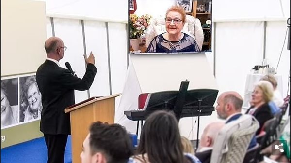 مارينا سميث وتجربة