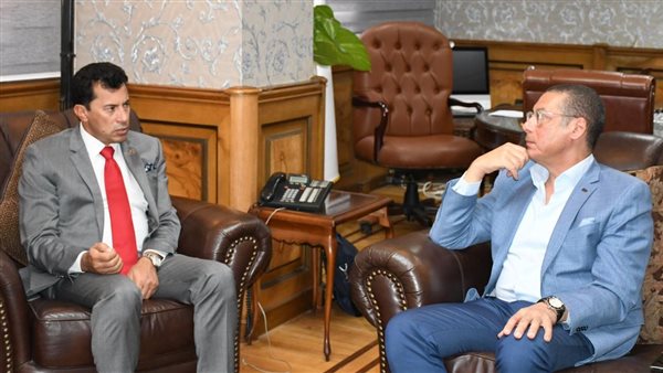 وزير الشباب والرياضة