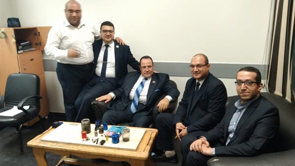 رجال المطار 