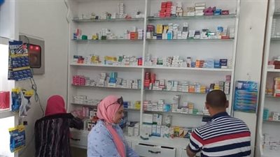 ضبط 10 آلاف عبوة أدوية مهربة مجهولة داخل صيدلية دون ترخيص بالبحيرة