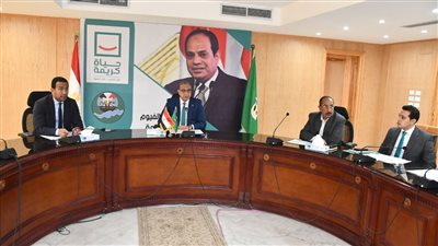 خلال متابعته خطة رصف الطرق.. محافظ الفيوم يتعهد بمحاسبة المقصرين والمتخاذلين