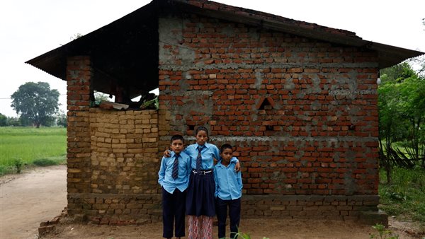 أم نيبالية وأبنائها